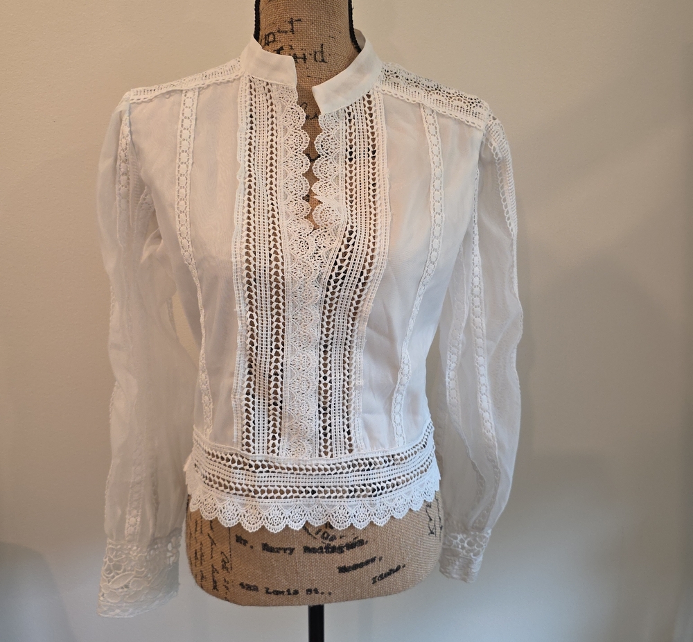 Commense White Lace-Trimmed Long Sleeve Blouse